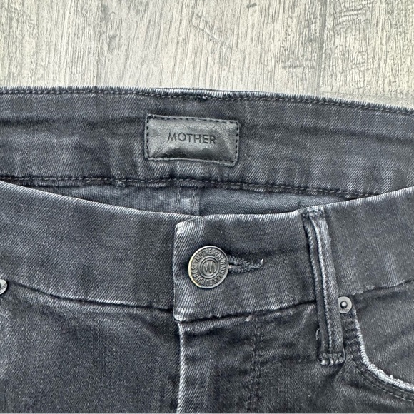 MOTHER Women's Black Looker Ankle Fray Jeans Size 25 - Picture 8 of 16